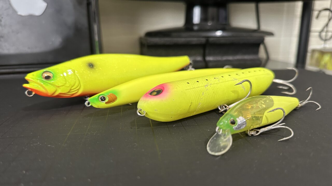 黄色や水色,識別できる色|ブラックバス,シーバス,ルアーカラー,シルエット