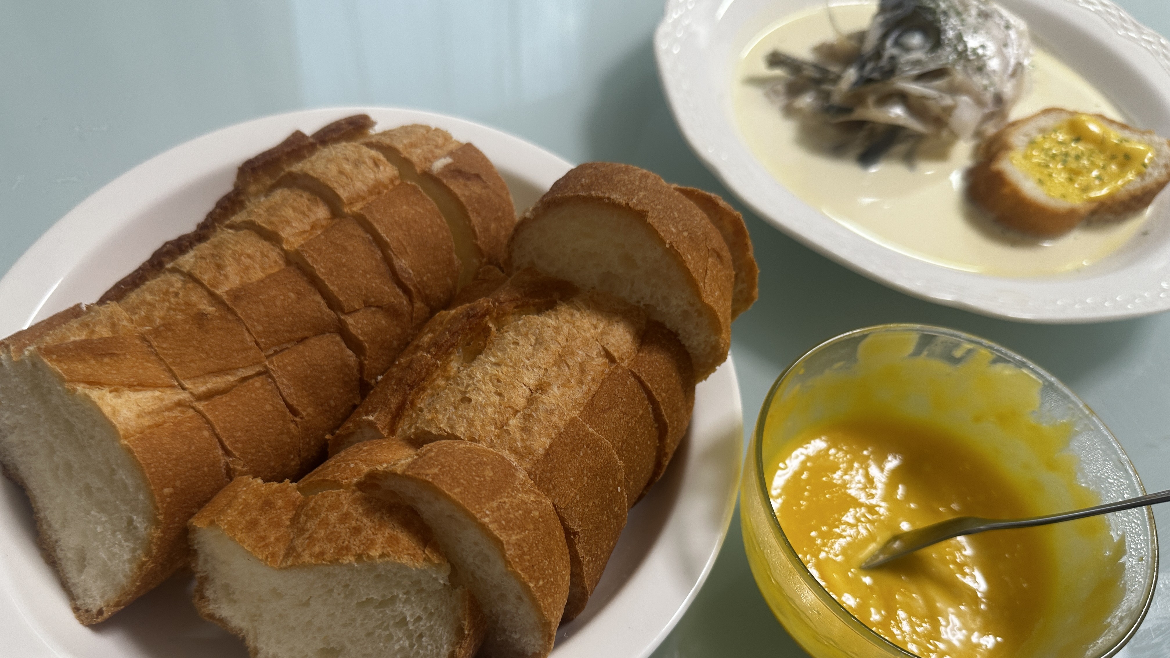 スープを浸けて食べるパン|すずきのブーリッド