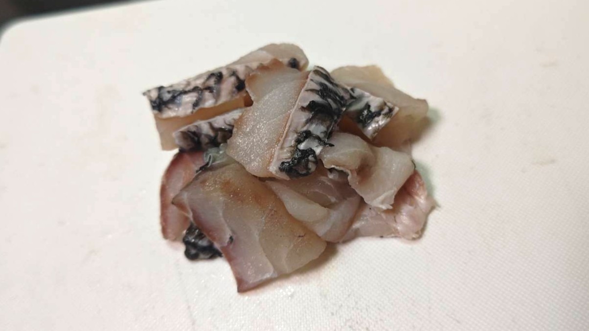 魚をカットする|白身魚の酸菜魚のつくり方,レシピ,釣果メシ