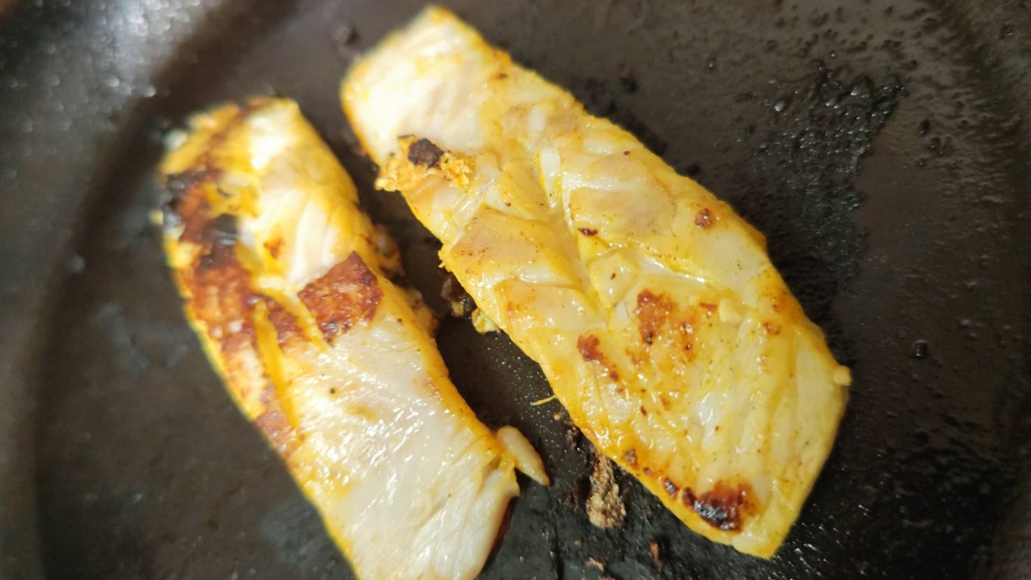 焼き色がつくまでソテー|タンドリーフィッシュのサラダライスボウル,釣果メシ