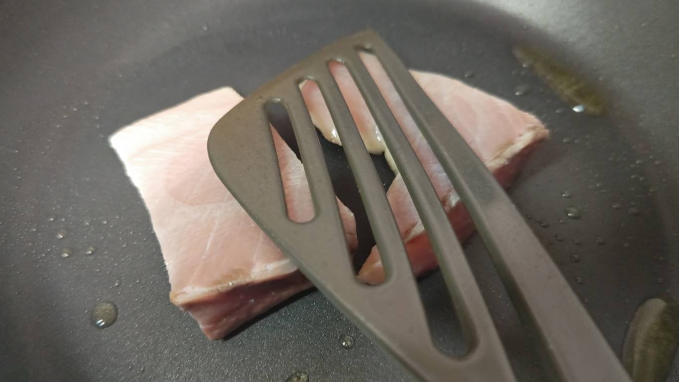 皮目から焼く|ブリの南イタリア風照り焼き,釣果メシ,レシピ