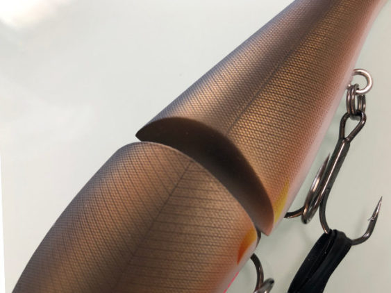 黒や茶色,識別できる色|ブラックバス,シーバス,ルアーカラー,シルエット