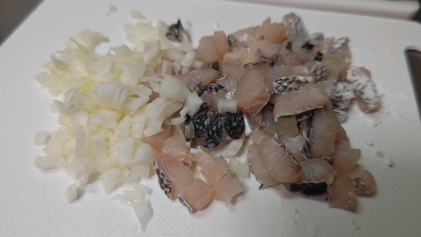 材料をカット｜白身魚のロールキャベツ,つくり方,レシピ,釣果メシ