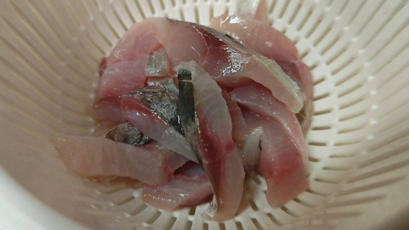 水気を切る｜料亭風つゆだくごまアジ,作り方,レシピ,釣果メシ