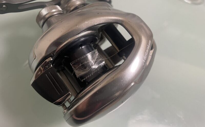 ②テープで止める｜ベイトリール,ライン,巻き方