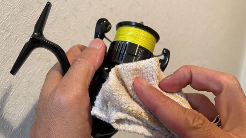 拭き取り、リールの洗浄方法、スピニングリール｜タックル,洗浄,メンテナンス