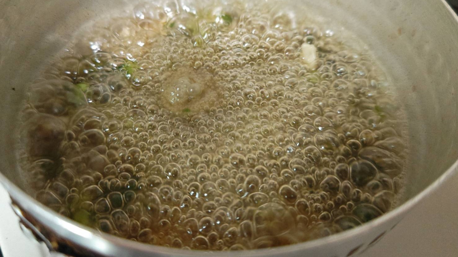 とろみ付けする｜アジの揚げ焼き・生姜風味の卵とじあんかけ,レシピ,釣果メシ