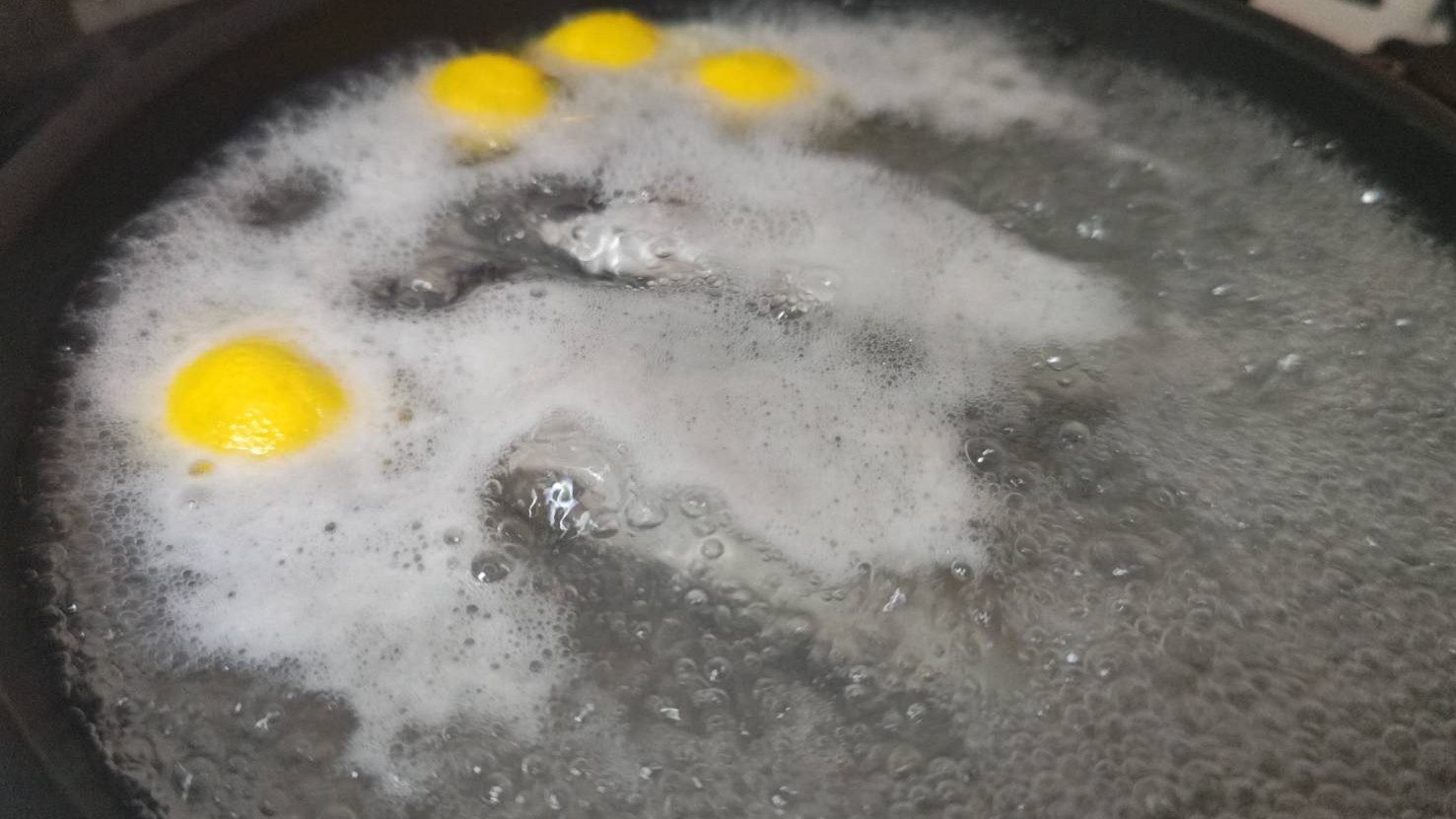 アクを掬う|アジの塩ゆで・花柚仕立て,レシピ,つくり方,釣果メシ