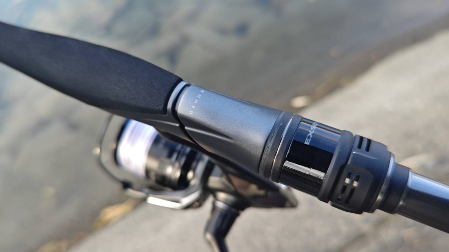 スリムなグリップ|エクスセンスジェノス,2025,インプレ,モデルチェンジ,ダークフォース,S93ML・MH/F