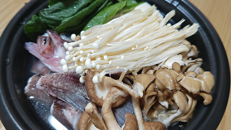 鍋をつくる｜キツネメバルのわかめ鍋と炙り刺し,釣果メシ,レシピ