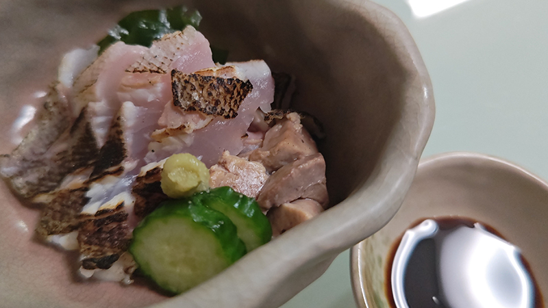 炙り刺し・肝添え｜キツネメバルのわかめ鍋と炙り刺し,釣果メシ,レシピ